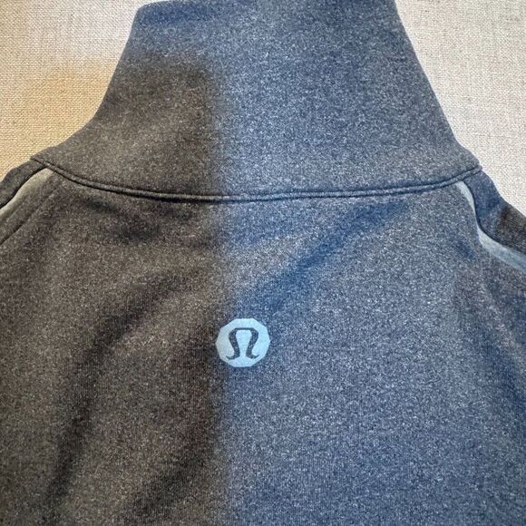 Lululemon Men’s Jacket Medium Navy Gray Full Zip Reflective Running Training - Picture 5 of 8